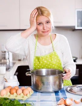 Jak uratować przesoloną zupę?