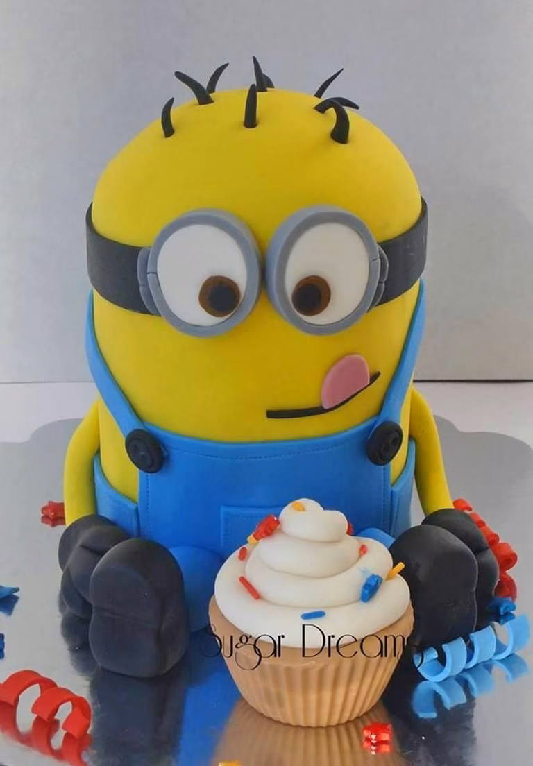 Torcik z minionkiem