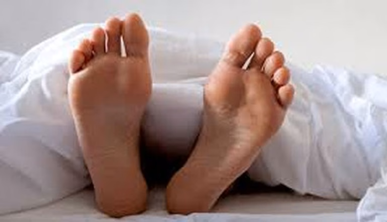 ŚMIERDZĄCE STOPY