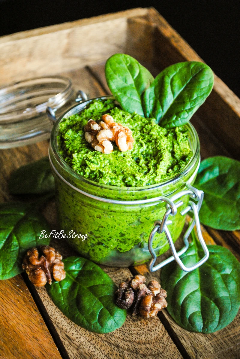 Pesto szpinakowe z orzechami włoskimi