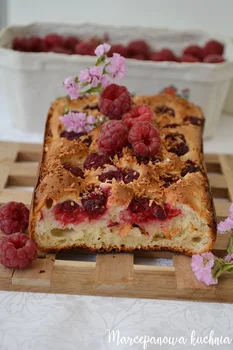 Ciasto drożdżowe z malinami i kokosem (bezglutenowe,wegańskie)