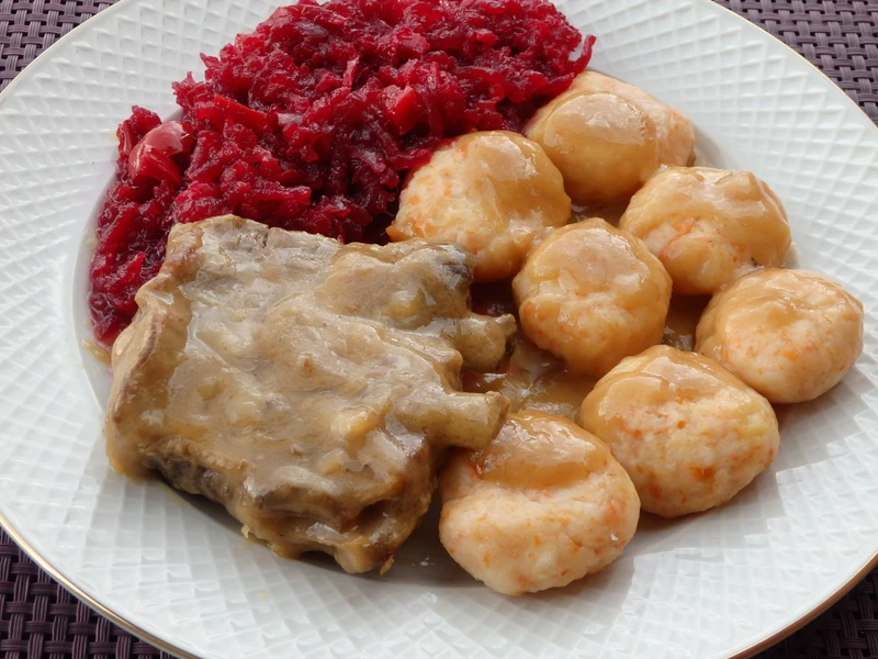 Żeberka duszone w sosie własnym