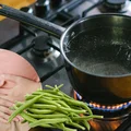 Nie wyrzucaj wody po gotowaniu fasolki! To domowy eliksir na wzdęcia i trawienie!