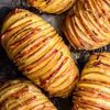 Ziemniaki hasselback z boczkiem i cebulą (5 składników)