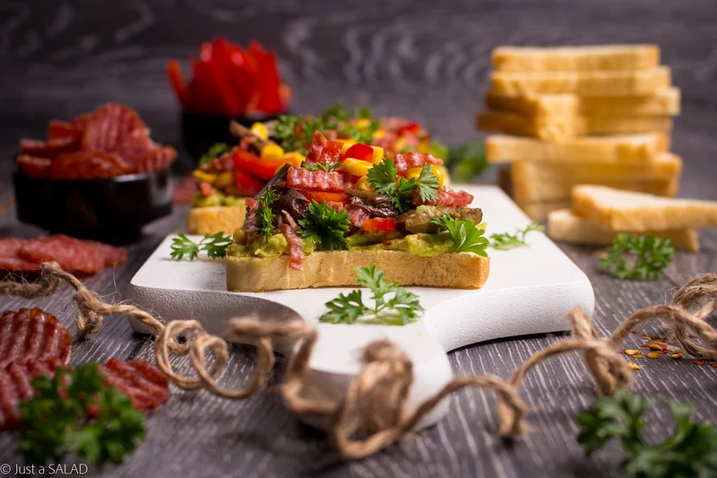 Sałatka imprezowa typu "finger food"