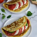 Szpinakowe naleśniki Caprese