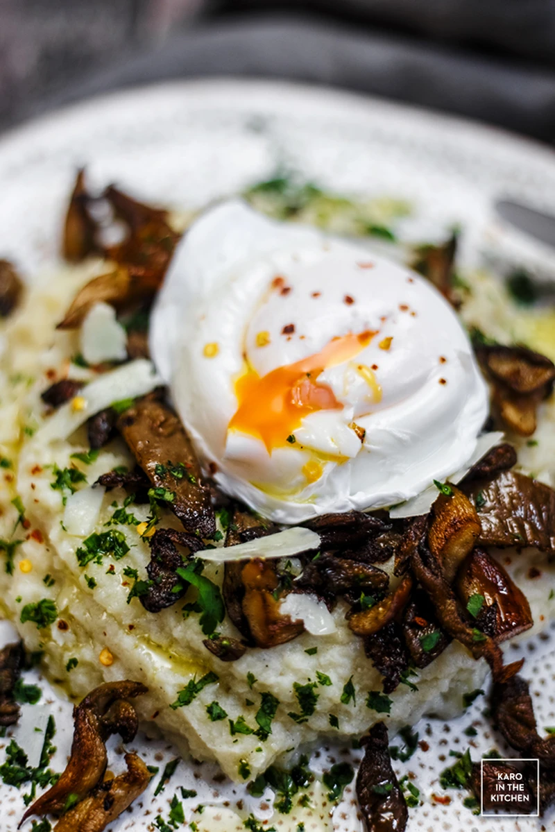 Purée z kalafiora z boczniakami i jajkiem w koszulce