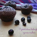 Babeczki czekoladowe z czarną maliną
