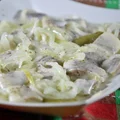 Śledzie w oleju z cebulką