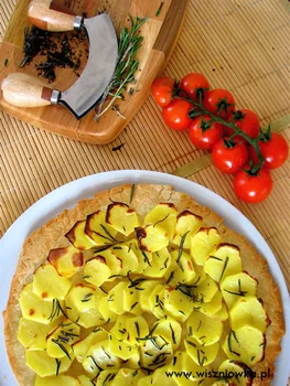 Pizza z ziemniakami i rozmarynem