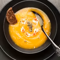 ZUPA Z DYNI Z MLECZKIEM KOKOSOWYM I CHILI
