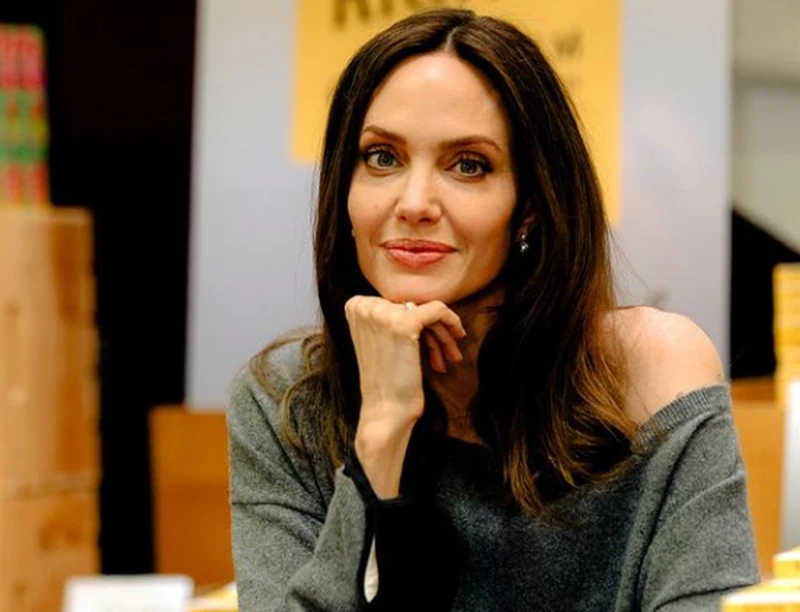 Brad Pitt napadł na Angelinę Jolie i jej dzieci? Wpłynął pozew sądowy!