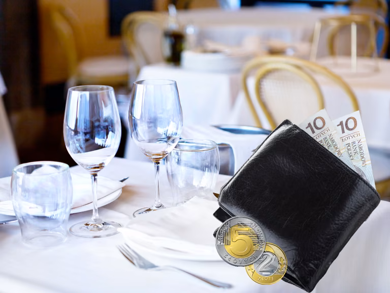 Obowiązkowa opłata za serwis w restauracji? Czy w Polsce się to przyjmie?