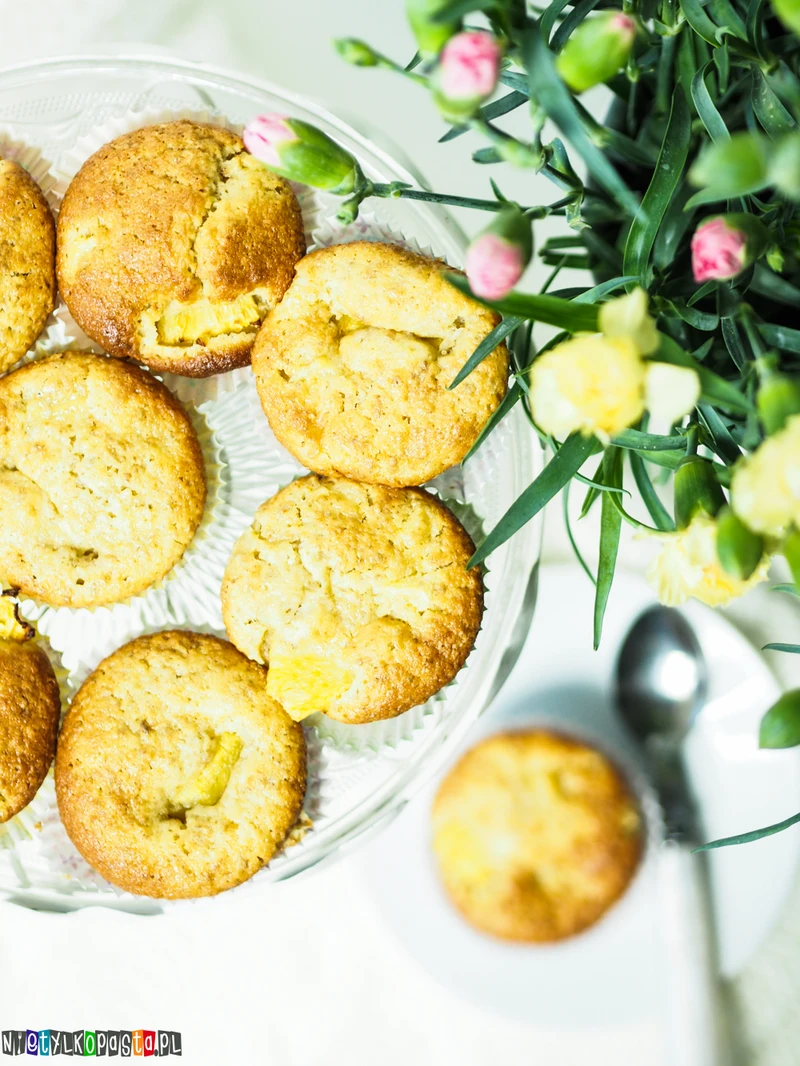 Muffinki ananasowe