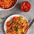 Ramen stir-fry z kimchi i krewetkami - food²