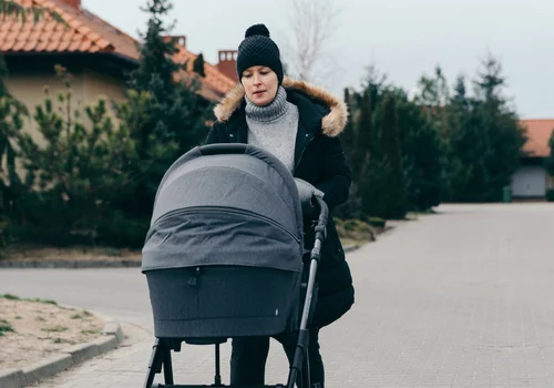 1700 złotych świadczenia i dodatek na dziecko zamiast 800 plus! W 2025 roku rodzice mają kilka opcji