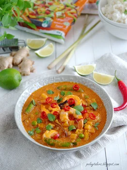 Czerwone curry z krewetkami po tajsku