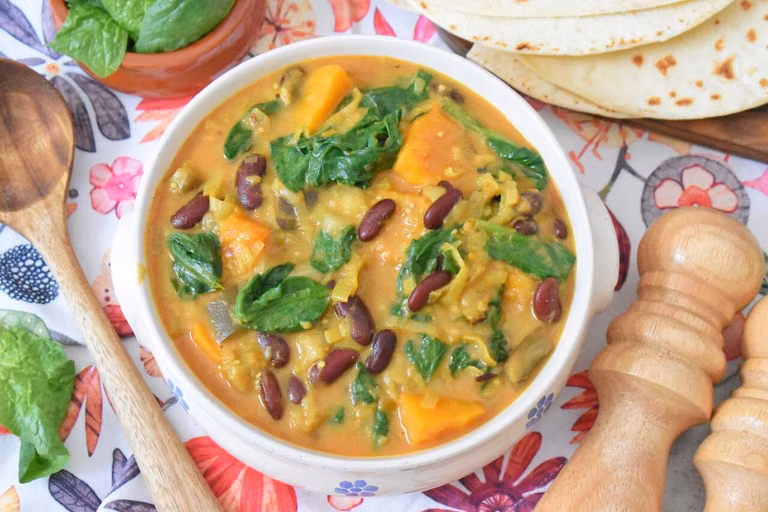 Jesienne curry z dynią, bakłażanem i czerwoną fasolą
