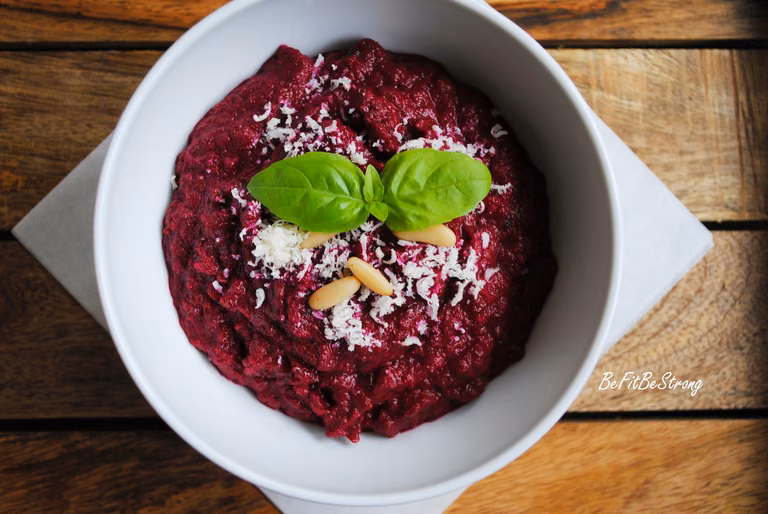 Pesto z pieczonych buraków