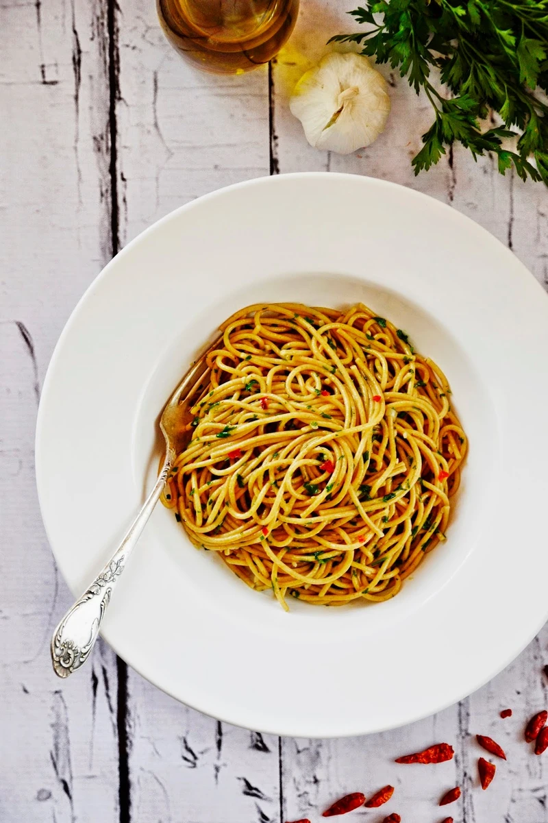 Spaghetti aglio olio e peperoncino