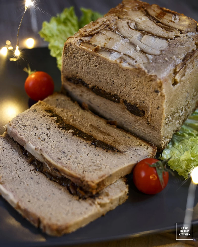 Pasztet klasyczny pieczony, nie tylko na święta – kruchy i soczysty