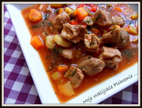 Pikantna zupa gulaszowa