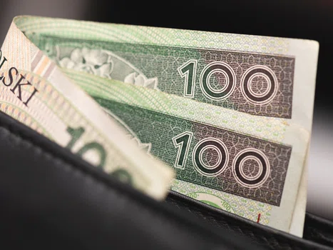 Świadczenie pielęgnacyjne a dodatek mieszkaniowy. Czy można pobierać jednocześnie?