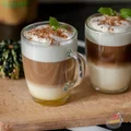 LATTE Z SYROPEM DYNIOWYM
