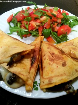 Quesadillas z kurczakiem i pieczarkami