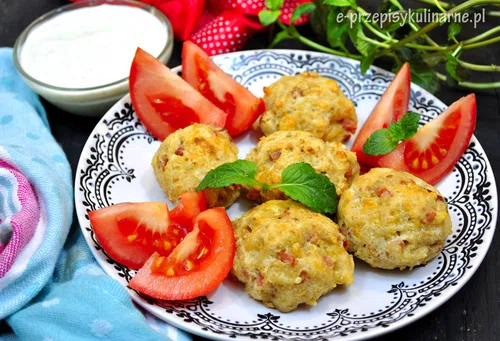 KULECZKI CHLEBOWE Z BOCZKIEM I SEREM