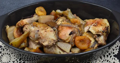 Pieczone udka z gruszkami