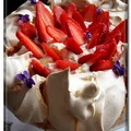 Pavlova bananowo-truskawkowa