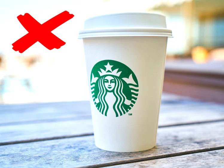 Zdjęcie Starbucks rezygnuje z papierowych kubków! Co je zastąpi? #1