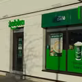 Żabka zmienia się w bank? Sklep wprowadza rewolucyjne usługi!