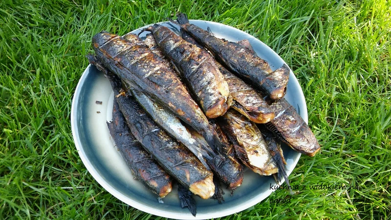 Śledzie z grilla. Pikantne i chrupiące.
