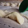 Metoda na łatwe i szybkie lepienie pierogów