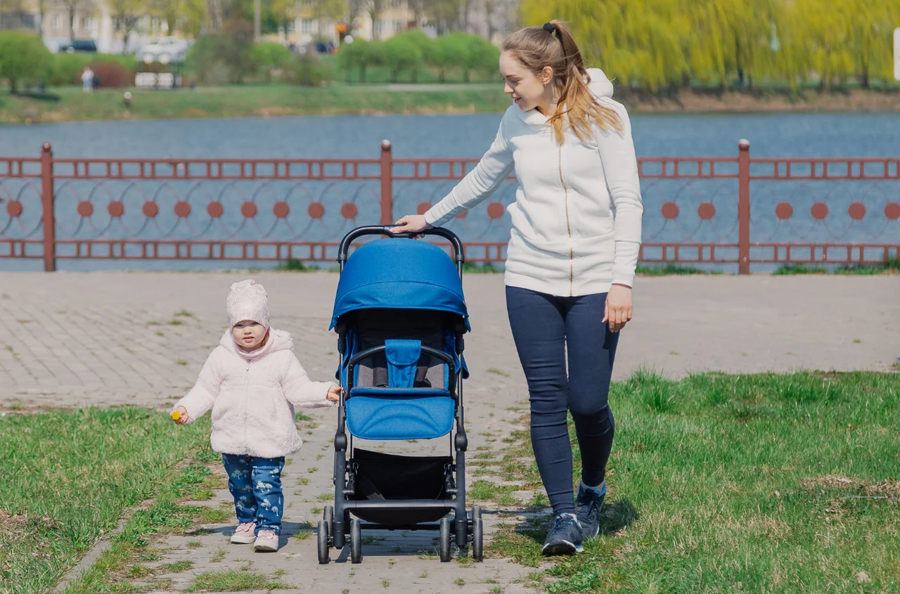 2 przelewy  800 plus w październiku dla wielu rodzin! ZUS wyjaśnia zmienione zasady i przypomina harmonogram