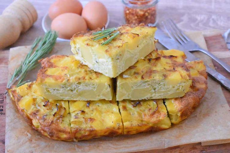 Pieczona frittata z ziemniakami i porami