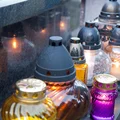 Co oznacza kolor znicza? Poznaj symbolikę przed Wszystkimi Świętymi