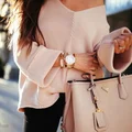 Sweter z odkrytym ramieniem