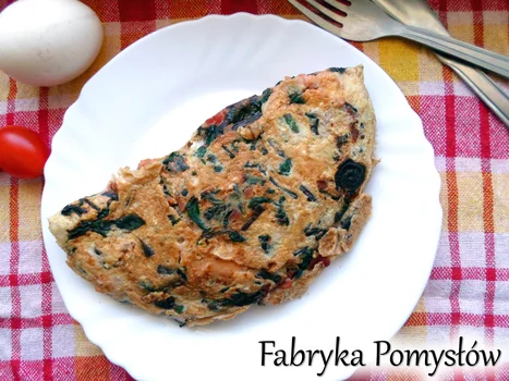 Pełnoziarnisty omlet z botwinką, szpinakiem i łososiem