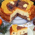 świąteczny sernik pomarańczowy na piernikowym ślimaku