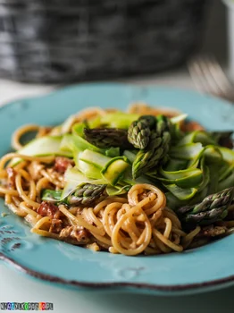Spaghetti carbonara ze szparagami