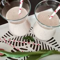 Shake z lodami truskawkowymi.