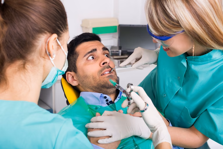 Koronawirus: Dodatkowa opłata u dentysty! Nawet 150 zł więcej!