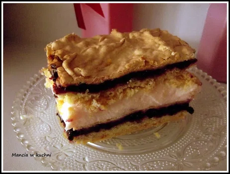 Porzeczkowiec z budyniem