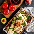 Burrito z wołowiną, czarną fasolą i papryką chipotle