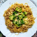 Spaghetti w pesto z tuńczykiem i brokułami