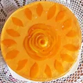 Tort serowy z brzoskwiniami