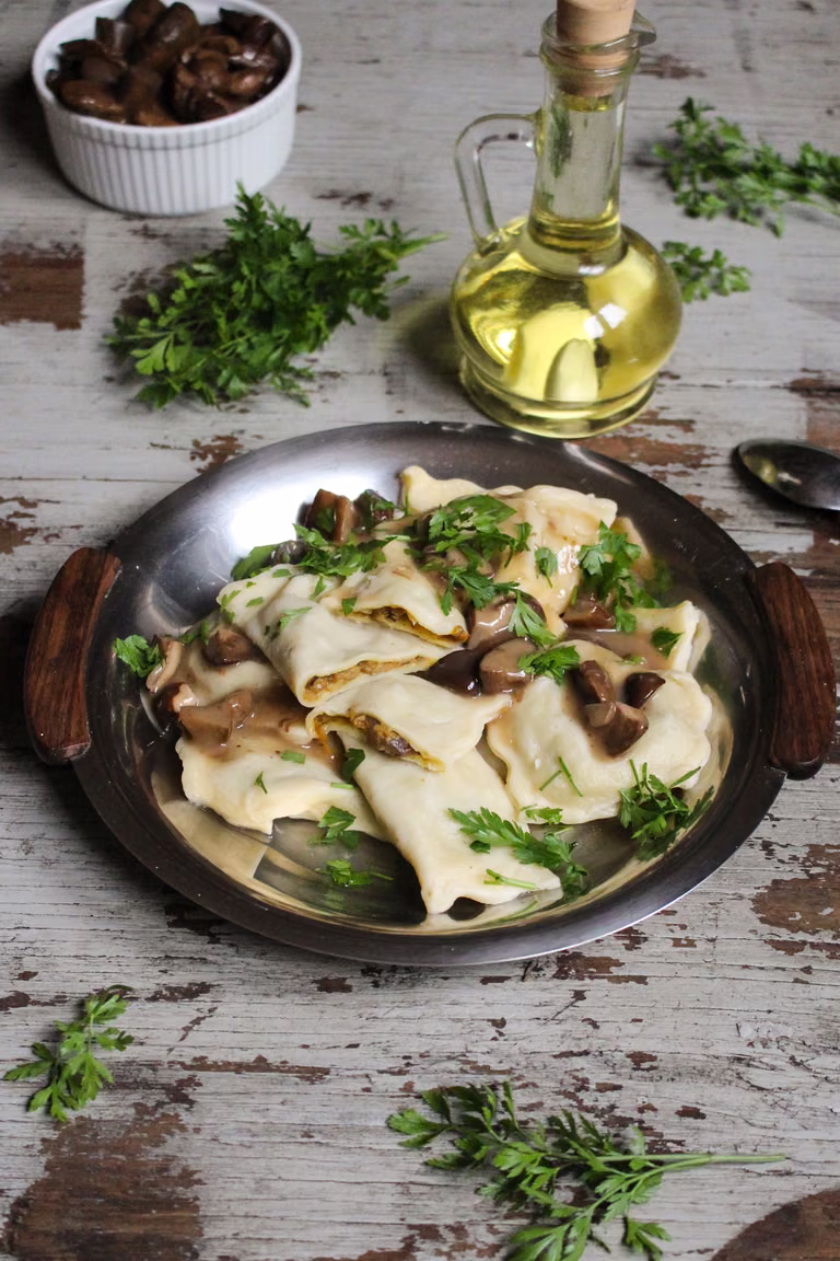 Ravioli z borowikami i aromatycznym sosem grzybowym